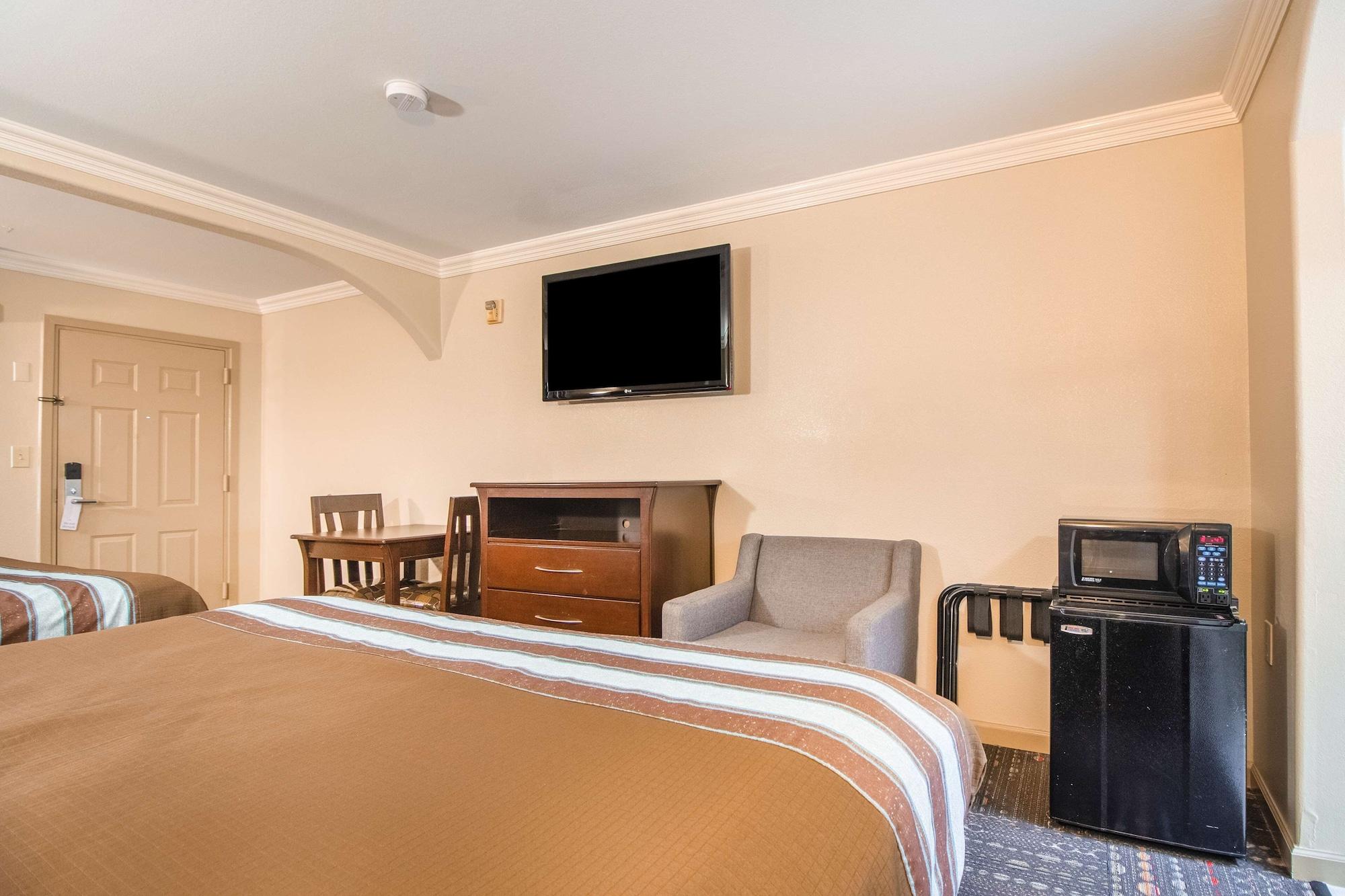 Americas Best Value Inn Houston Heights At I-45 Екстер'єр фото