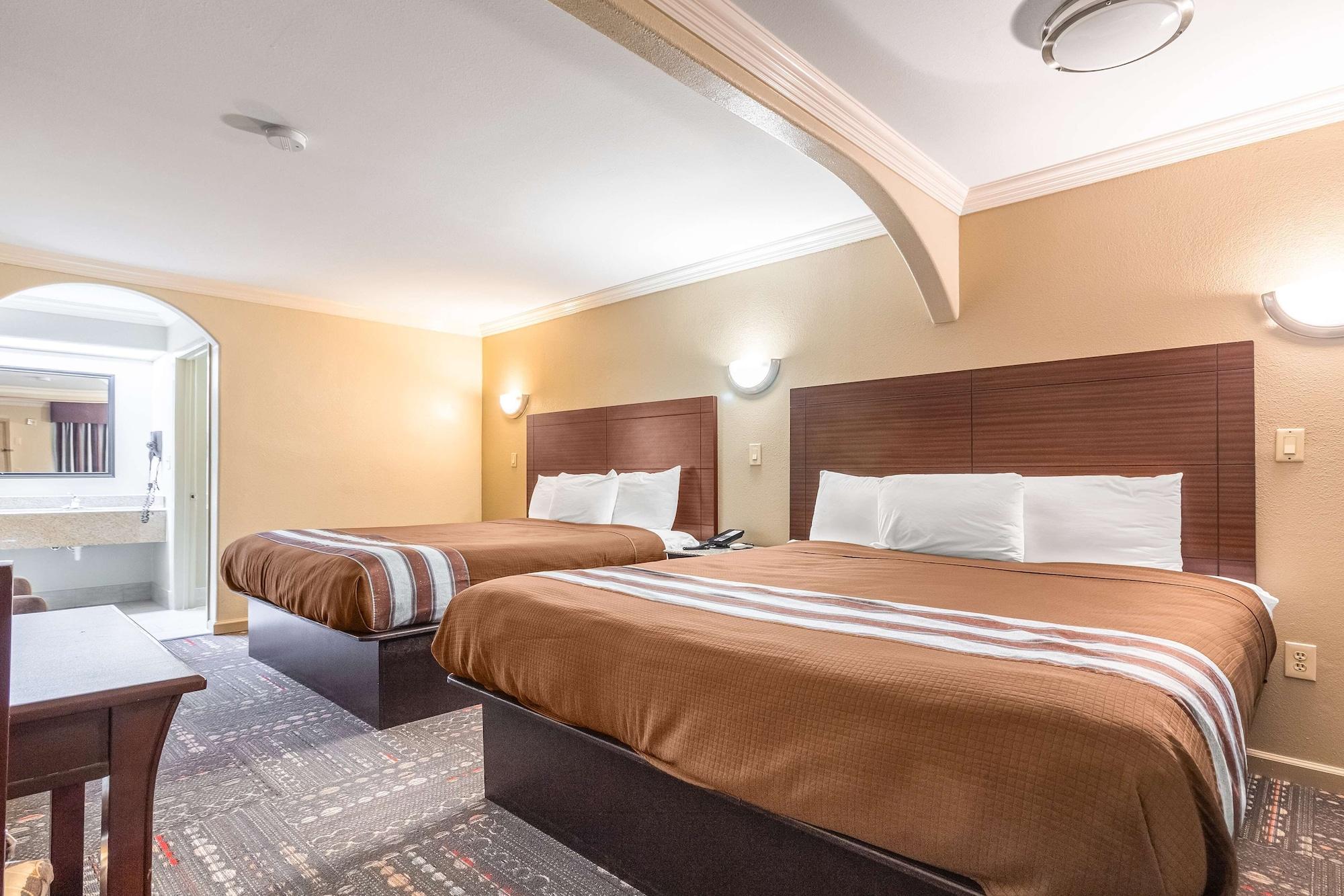 Americas Best Value Inn Houston Heights At I-45 Екстер'єр фото