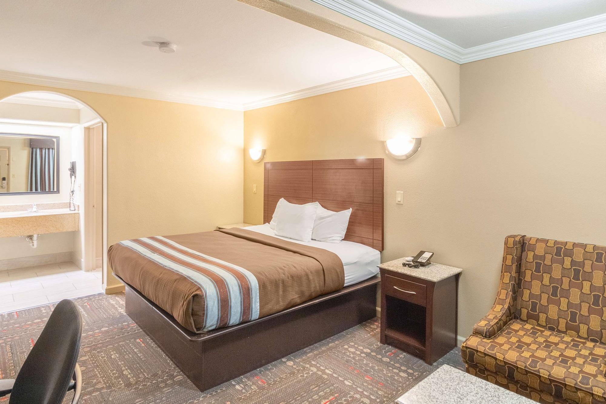 Americas Best Value Inn Houston Heights At I-45 Екстер'єр фото
