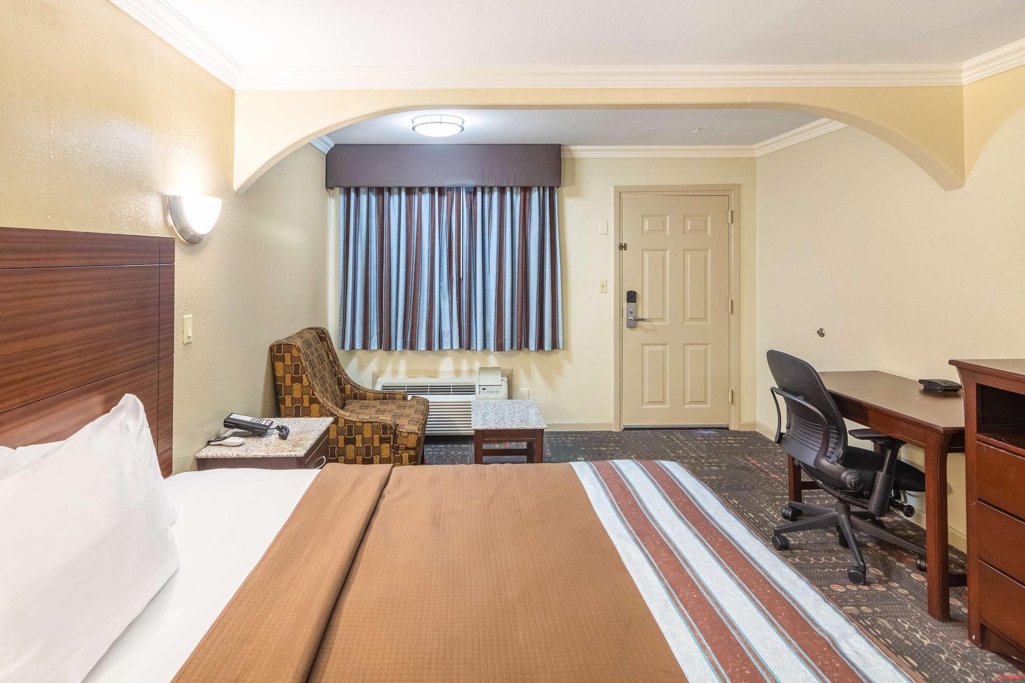 Americas Best Value Inn Houston Heights At I-45 Екстер'єр фото