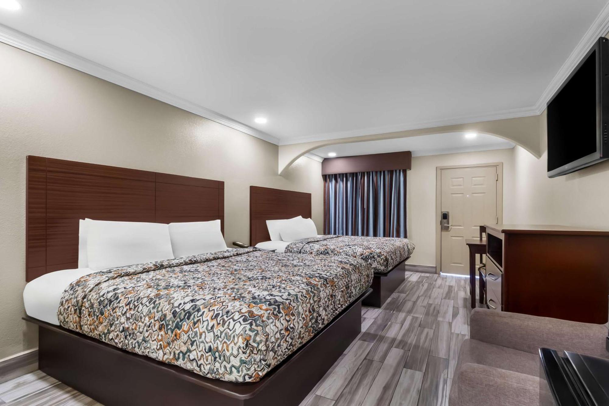 Americas Best Value Inn Houston Heights At I-45 Екстер'єр фото