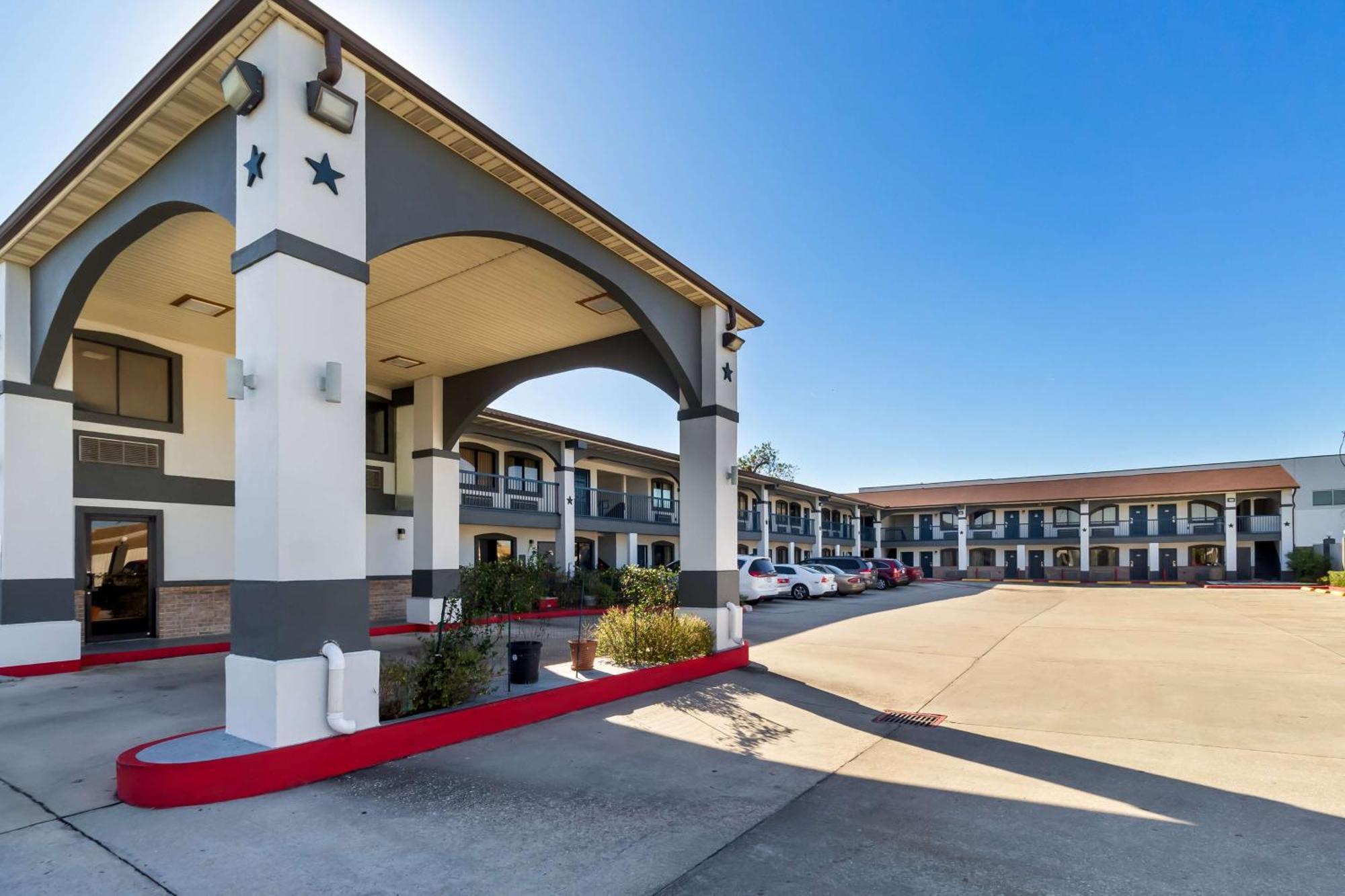 Americas Best Value Inn Houston Heights At I-45 Екстер'єр фото