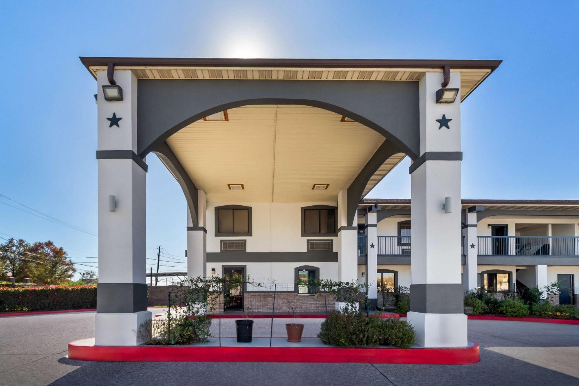 Americas Best Value Inn Houston Heights At I-45 Екстер'єр фото